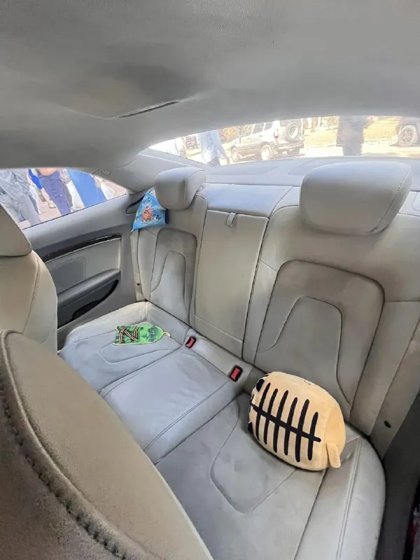 Продаю audi а5 8т 3.0 tdi quattro 2008год масло не ест 0-100 5.5 сек коробка zf автомат ( не робот, не вариатор) ходовка хорошая двигатель в отличном состоянии по кузову требуется приложить руку в комплекте зимняя резина (липучка), лето континенталь контакт 6 пробег 278тысяч 1 200 000 р торг. посмотреть можно в г. енакиево +79495598808 иван 📞 звоните: +7(949)5598808 - фотография - 9