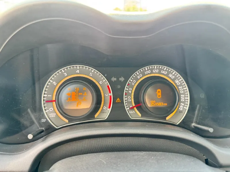 Toyota corolla е150 рестайлинг 1.6 at 2010 г, пробег 253.000 км. цена 860 тыс. р рестайлинг версия. машина в хорошем техническом состоянии. максимальная комплектация, климат-контроль двухзонный, круиз контроль. коробка автомат. все стеклоподьемники электрические. регулировка зеркал по кнопке. из последнего сделано то: замена масла и фильтров 1 тысячу км назад. 10 тысяч назад заменены: антифриз, тормозная жидкость, масло в коробке. 15 тысяч назад поставлен новый аккумулятор. 20 тысяч назад поставлен полностью новый генератор. то машина проходила каждые 7-8 тысяч. имеются дефекты по кузову, фото предоставлены в подборке. (докину в комментариях еще) я четвертый владелец. место осмотра ростова/таганрог. при покупке могу приехать. телефон: 79094008090 📞 звоните: +7(909)4008090 - фотография - 5