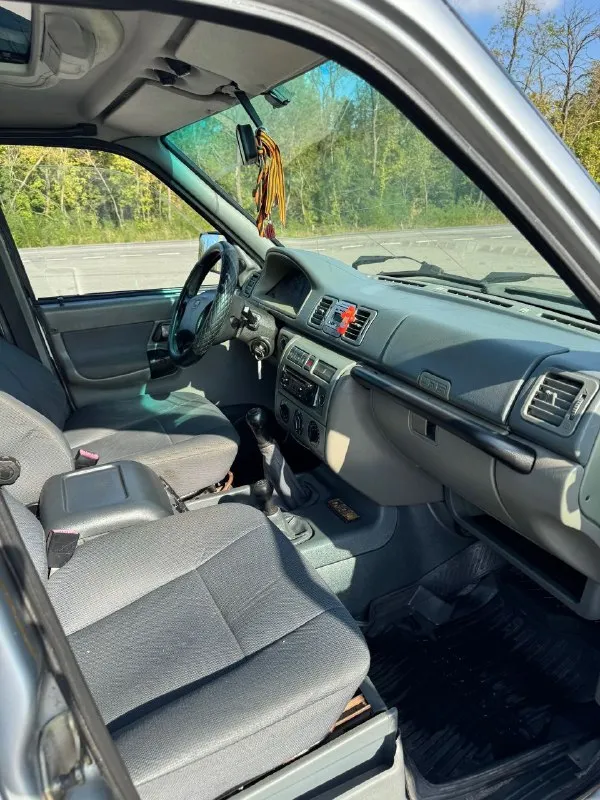 Продаю уаз патриот 2006 года! в хорошем состоянии!очень тяговитый, едет бодро! ходовая не беспокоит, двигатель отрабатывает хорошо ! патриот в хорошей комплектации,4 электростеклоподьемниа! музыка хорошая ! стоит газ 4.все работает! салон ухоженный, люк работает отлично ! автомобиль без дтп, ﻿поменял масло, фильтра, ﻿заменил антифриз! ﻿поставили новый аккумулятор ﻿поставил резину! рассмотрю обмен ! цена 500 т. р связь +79495946577 +79494423439 - фотография - 6