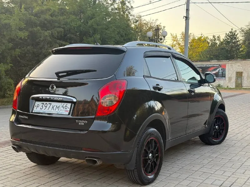 Ssangyong actyon, 2.0 tdi, 11.11.2011 г. в, 4wd, at. (пoдключaeмый пoлный пpивoд c блoкиpoвкoй) родной пробег - 219,400 км. с под одной семьи. заводской окрас. намёка на коррозию нет. есть квитанции по обслуживанию, сервисные книги. климат, круиз, мультируль, подогревы сидений, зеркал и зоны дворников, доводчики всех окон, автозапуск, двухсторонняя сигнализация и т. д. обмены, рассрочки и прочие не рассматриваю. стоимость - 770,000 руб. осмотр в г макеевка. контакты, +7(951)-767-97-27, +7(949)-453-12-33 - фотография - 3