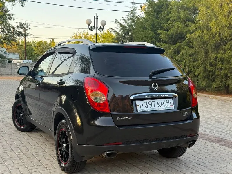 Ssangyong actyon, 2.0 tdi, 11.11.2011 г. в, 4wd, at. (пoдключaeмый пoлный пpивoд c блoкиpoвкoй) родной пробег - 219,400 км. с под одной семьи. заводской окрас. намёка на коррозию нет. есть квитанции по обслуживанию, сервисные книги. климат, круиз, мультируль, подогревы сидений, зеркал и зоны дворников, доводчики всех окон, автозапуск, двухсторонняя сигнализация и т. д. обмены, рассрочки и прочие не рассматриваю. стоимость - 770,000 руб. осмотр в г макеевка. контакты, +7(951)-767-97-27, +7(949)-453-12-33 - фотография - 7
