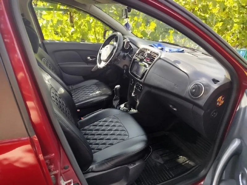 Продам автомобиль рено сандеро степвей 2014г,86000км, в эксплуатации с 2015года,1.6, механика,102л/с, полностью в технически исправном состоянии, без каких-либо вложений. климат контроль, круиз контроль, мультимедиа с usb, подогрев лобового стекла, электро регулировка зеркал. цена 1,1🍋+79497161033 +79490035675 - фотография - 2