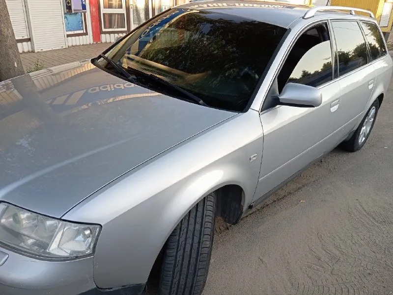 Продам audi а6с5 2.5тди кузов в заводском окрасе, есть мелкие недочёты, машина не новая грм заменён 10 тыс. назад цена 550 торг +7949 381 92 79 📞 звоните: +7(949)3819279 - фотография - 3