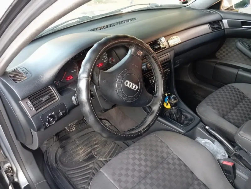 Продам audi а6с5 2.5тди кузов в заводском окрасе, есть мелкие недочёты, машина не новая грм заменён 10 тыс. назад цена 550 торг +7949 381 92 79 📞 звоните: +7(949)3819279 - фотография - 5