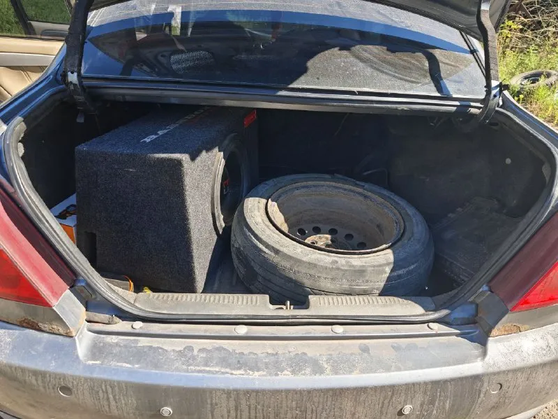 Продам soueast lionel 2008 года выпуска лицензионная копия mitsubishi lancer 6 го поколения. двигатель 1.6 4g18, гбо 4 поколения. балон под запаску, 2 подушки безопасности, подогрев и электропривод зеркал, подогрев заднего стекла, полный электро пакет стеклоподъёмников, abs, кондиционер, парктроник камера заднего вида. все функции работают. кузов требует внимания а именно задняя часть авто, прогнили крепления поперечных тяг на задним лонжероне, (машина на ходу ). времени и места занимается машиной нет любые проверки я собственник учёт на мне. с учётом ремонта авто цена 200т. звонить писать телеграм. если не отвечаю то пишите позже отвечу. волноваха +79496131249 - фотография - 7