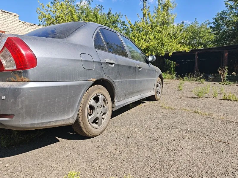 Продам soueast lionel 2008 года выпуска лицензионная копия mitsubishi lancer 6 го поколения. двигатель 1.6 4g18, гбо 4 поколения. балон под запаску, 2 подушки безопасности, подогрев и электропривод зеркал, подогрев заднего стекла, полный электро пакет стеклоподъёмников, abs, кондиционер, парктроник камера заднего вида. все функции работают. кузов требует внимания а именно задняя часть авто, прогнили крепления поперечных тяг на задним лонжероне, (машина на ходу ). времени и места занимается машиной нет любые проверки я собственник учёт на мне. с учётом ремонта авто цена 200т. звонить писать телеграм. если не отвечаю то пишите позже отвечу. волноваха +79496131249 - фотография - 8