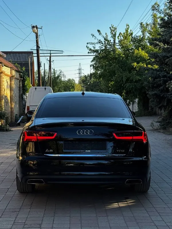 Audi а6 1.8 т год 2016 рестайлинг автомобиль в идеальном состоянии, своевременно обслуживался. есть сервисная книжка. оригинальный птс. кузов в родной краске. не участвовал в дтп. зимняя резина в комплекте. полный комплект ключей и документов. в салоне не курили. оригинальный птс больше информации по телефону +79493678201 цена срочно ‼️ 2🍋100 📲 tg: марк 📞 звоните: +7(949)3678201 - фотография - 3
