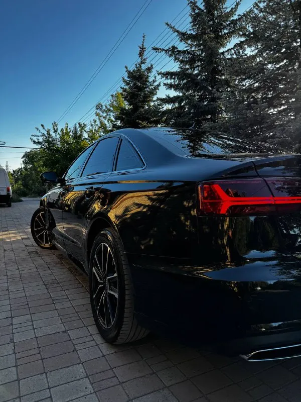 Audi а6 1.8 т год 2016 рестайлинг автомобиль в идеальном состоянии, своевременно обслуживался. есть сервисная книжка. оригинальный птс. кузов в родной краске. не участвовал в дтп. зимняя резина в комплекте. полный комплект ключей и документов. в салоне не курили. оригинальный птс больше информации по телефону +79493678201 цена срочно ‼️ 2🍋100 📲 tg: марк 📞 звоните: +7(949)3678201 - фотография - 4