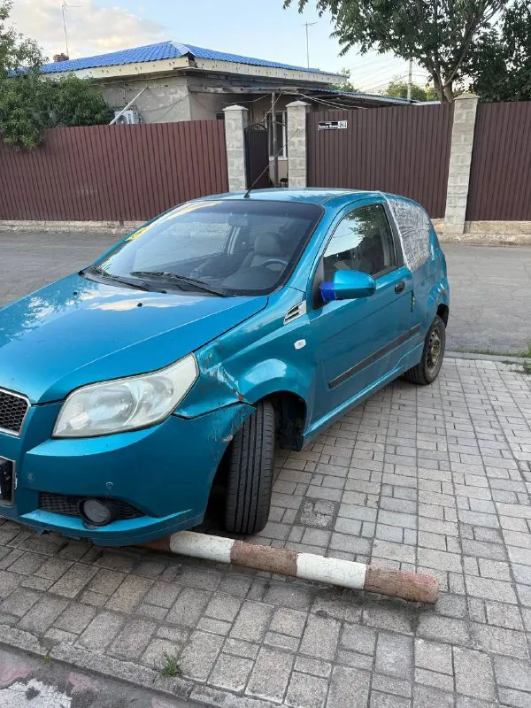 Шевроле авео 2008 год,1,5 литра,2 комплекта резины(новых),165 тыс. пробег, капиталка двигателя, заправлен кондиционер, вся электрика рабочая. 300 тысяч рублей все вопросы 📲 +79493873010 - фотография - 3