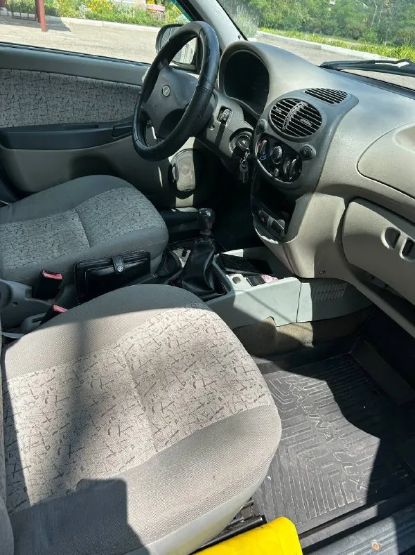 Здравствуйте, продается ваз kalina 2007 года выпуска комплектация гидроусилитель руля стеклоподъемники машина не бита не крашена в заводском окрасе комплект зимнее резины один владелец по птс ходовая в хорошем состоянии мотор 1,6 8 клапанный масло не расходует не гудит коробка не хрустит не выбивает стаканы лонжероны целые днища не гнилое машина абсолютно без каких либо вложенный остальные вопросы по телефону +79497949173 цена 260 тысяч рублей торга нет, 📲 tg: @pols272828 📞 звоните: +7(949)7949173 - фотография - 10