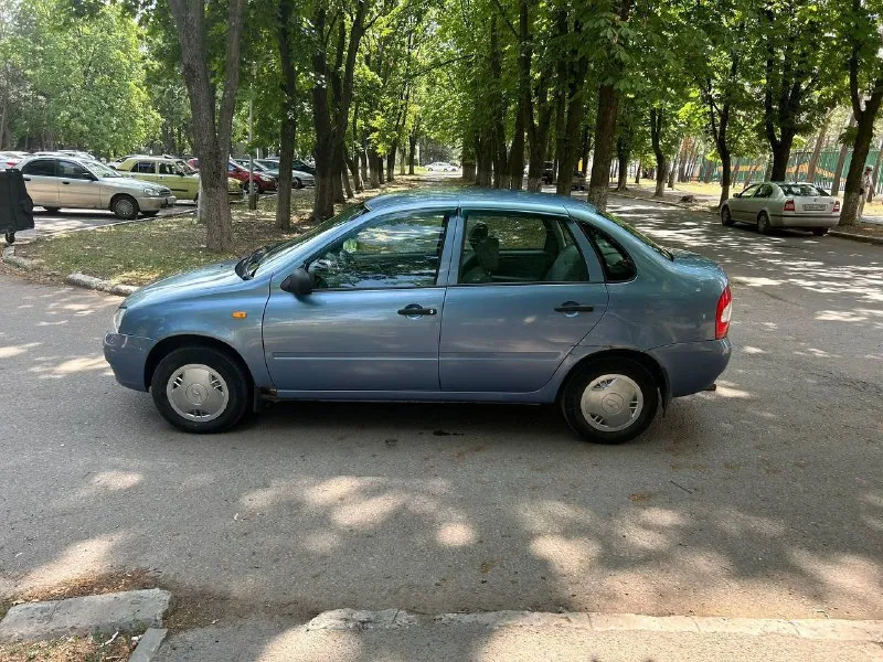 Здравствуйте, продается ваз kalina 2007 года выпуска комплектация гидроусилитель руля стеклоподъемники машина не бита не крашена в заводском окрасе комплект зимнее резины один владелец по птс ходовая в хорошем состоянии мотор 1,6 8 клапанный масло не расходует не гудит коробка не хрустит не выбивает стаканы лонжероны целые днища не гнилое машина абсолютно без каких либо вложенный остальные вопросы по телефону +79497949173 цена 260 тысяч рублей торга нет, 📲 tg: @pols272828 📞 звоните: +7(949)7949173 - фотография - 3