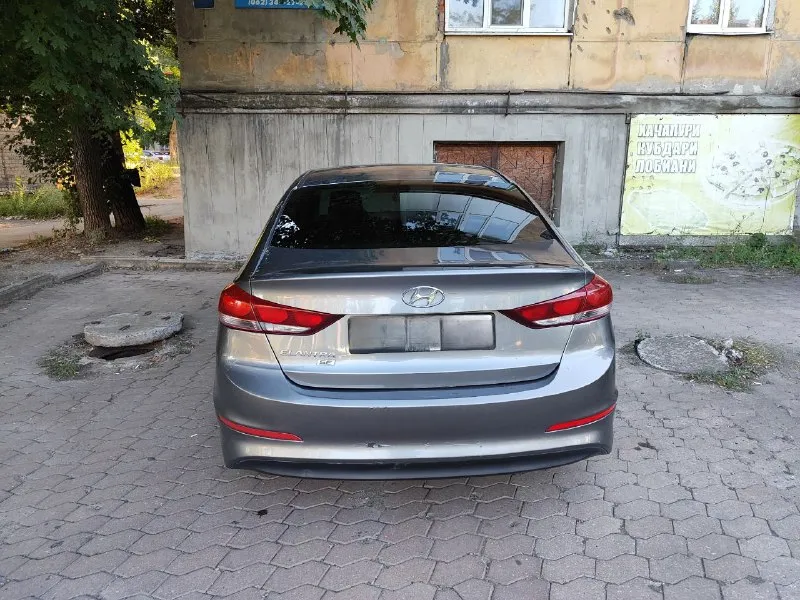 Продам hyundai elantra 2018 года. 2.0л(американка) коробка автомат. 156. тыс родного пробега!!! машина полностью в родной краске. все стекла родные! двигатель без нареканий, масло менялось каждые 5 тыс. км! коробка без нареканий! комплектация: мультируль, 4 стеклоподъёмника, кондиционер холодит хорошо, система курсовой устойчивости, круиз контроль есть sport режим и eco. салон хорошем состоянии! лето на титане. зима на штампах. 5npd74lf1jh345529 цена 1 500 000 руб. любые проверки на вашем сто. авто каждый день на ходу. +79493066569 +79493607476(telegram) 📲 tg: @zarya12595 📞 звоните: +7(949)3066569 - фотография - 2