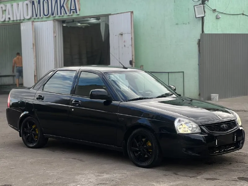 ❗️продам срочно❗️ 🚘 ваз proiora black edition🚘 машина на газу, что в нынешней ситуации с бензином очень круто😅 💎полулюкс комплектация 2009г выпуска 124 мотор (клапана не гнет) абс 💨эур ❄️кондиционер ( с ним нужно разобраться, скорее всего лопнула какая-то трубка и вытек фрион) ✅перешитые сидушки ✅пересвет салона 💨стоит выхлоп паук 4-2-1 приятный звук 🛞диски приора 2 на хорошей резине 💡хороший свет ✅машина переодета вся в приору 2 ✅коробка мотор все работает ездит втыкается все отлично без хрустов ✅по дну есть пару моментов, а так машинка вся в огнях ✅по ходовке нареканий нет 🪪продажа с переоформлением 💵цена 340.000 ❓все вопросы по телефону или в лс +79591471262 📞 звоните: +7(959)1471262 - фотография - 2