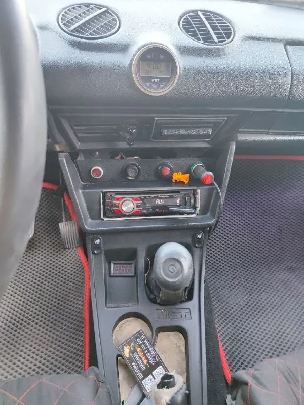 Г луганск продам ваз 21063. 1984 года выпуска. объем двигателя 1.6(нива ) коробка 5-ти ступка. сигнализация с обратной связью с автозапуском (надо настраивать) starline. передние электро- стеклоподъёмники. резина зима. мост не воет коробка не выбивает двигатель работает исправно. собственник переоформление через мрэо. все вопросы по телефону или лс цену вижу 140к +79592037404 📞 звоните: +7(959)2037404 - фотография - 5