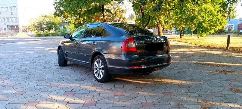 Skoda octavia a5 1.8т год 2010 пробег 280 продам октаху, валит бодро, мотор коробка без проблем, ходовая требует внимания, по кузову на 4-, музыка болеро, резина нормальная, учёт 180й, переоформление без проблем, 600 тысяч рублей, небольшой торг, возможен обмен донецк киевский район, тел+79493152333 📞 звоните: +7(949)3152333 - фотография - 6