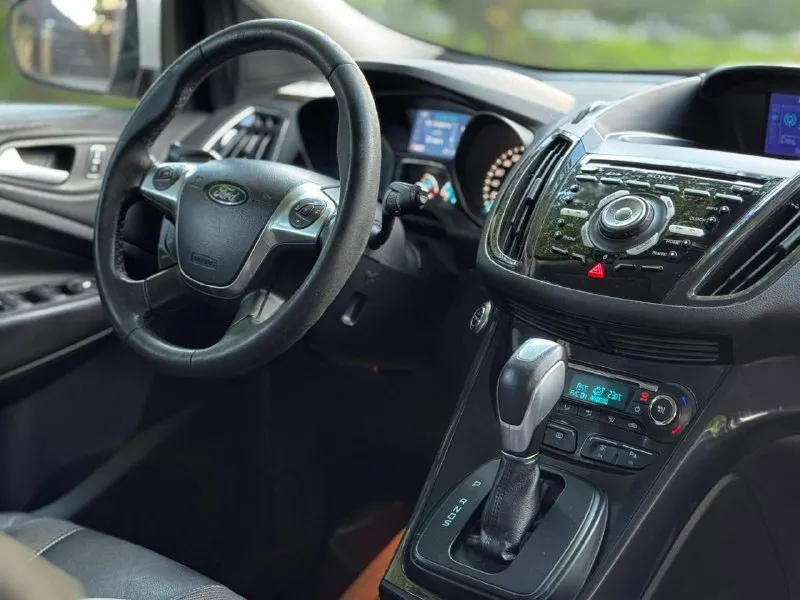 🚗 продам автомобиль ford kuga ▶️ год выпуска: 2013 ▶️ объём двигателя: 1.6 ▶️ комплектация полная ℹ️ описание: ✅ автомобиль в хорошем состоянии. ✅пробег 164.000 ✅ автомобиль без дтп, зеленая автотека и соответсвенно весь кузов и железо ровное! ✅ авто обслужено! не дымит, масло не ест, едет очень бодро. коробка переключается плавна без рывков и пинков, машина внешне в отлично состояние, рыжиков, гнили и т д. вин читается. на любые проверки за ваш счет - готов. 🏛 юридически автомобиль чист, без штрафов 💰 цена🔥:1 млн 100 тыс. рублей торг у капота 🏢 осмотр: донецк ☎ более подробно по номеру телефона: +79494592618 📲 tg: александр 📞 звоните: +7(949)4592618 - фотография - 10