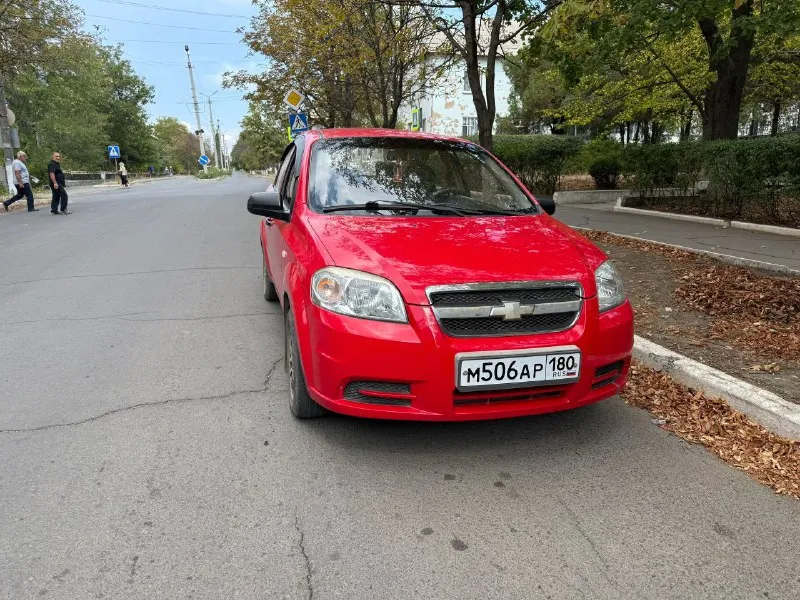 Chevrolet aveo 1.5 mt, 2007 бензин механика не гнилая, дно, пороги в отличном состоянии коробка отлично мотор работает ровно чистая, ухоженная цена 450, торг без кондиционера. в базовой комплектации осмотр в г. докучаевске для осмотра и иных вопросов: +79493088397 александр - фотография - 3