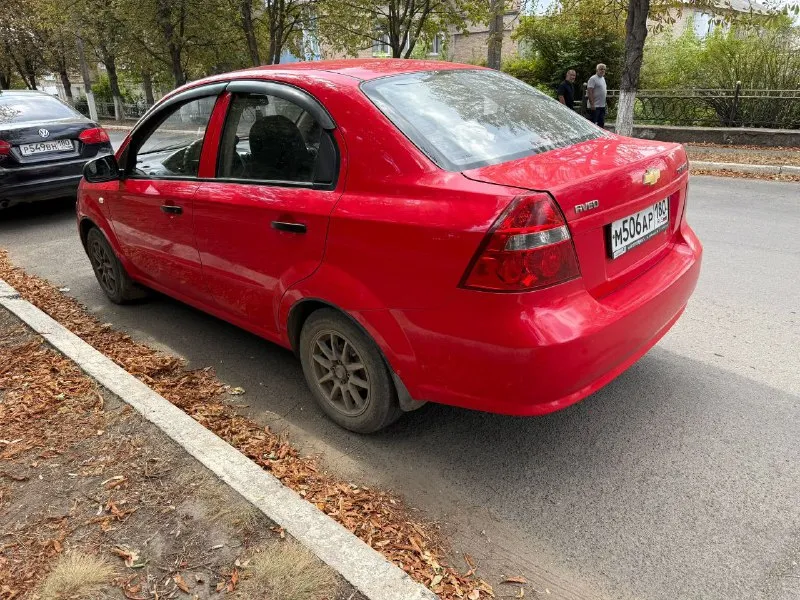 Chevrolet aveo 1.5 mt, 2007 бензин механика не гнилая, дно, пороги в отличном состоянии коробка отлично мотор работает ровно чистая, ухоженная цена 450, торг без кондиционера. в базовой комплектации осмотр в г. докучаевске для осмотра и иных вопросов: +79493088397 александр - фотография - 5