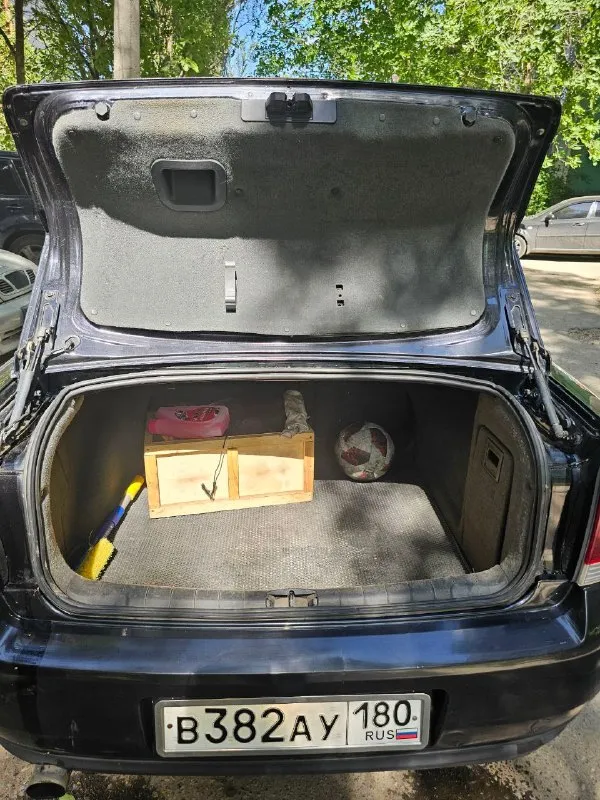 Opel vectra c 2002г двигатель: 1.8 бензин пробег: 305000 коробка: механика комплектация: электропривод боковых зеркал, электроподогрев зеркал, регулировка передних сидений (передние сиденья с регулировкой по высоте ), поясничная опора в передних сиденьях, разделительный подлокотник спереди, разделительный подлокотник сзади, центральный замок, ключ ду (дистанционный ключ), электрические стеклоподъемники передние, abs, esp. tcs, кондиционер ( раздельный климат-контроль 2 зоны ), запасное колесо. есть нюансы по лкп. двигатель работает ровно. обслуживалась машина в срок, все расходники менялись вовремя. полностью новая подвеска, перебрана тормозная система. 2 комплекта ключей. цена: 500.000р + торг осмотр донецк - кировский район, текстильщик контакты: +79493181444 ( telegram ) 📞 звоните: +7(949)3181444 - фотография - 8