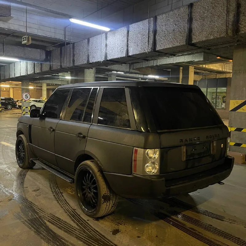 Продам land rover range rover 2005 год 4.4 бензин автомобиль в хорошем состоянии, в моторе поменяно всё что нужно было менять, подвеска обслужена, салон полностью перешит, кузов весь обтянут в плёнку, есть возрастные косяки по задним аркам, едет бодро и выглядит хорошо, если будут вопросы звоните или пишите отвечу. цена 650 000 +79496152097 - фотография - 3