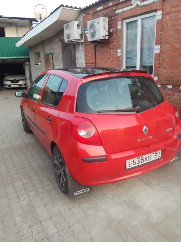 Срочно продам renault клио3 1,5cdi турбо самый мощный из линейки 6 ст мкпп кондер эур стеклоподъёмники комплект литых дисков на зиме 600₽ переоформление обмен на пикап или бус +79493013777 📞 звоните: +7(949)3013777 - фотография - 2