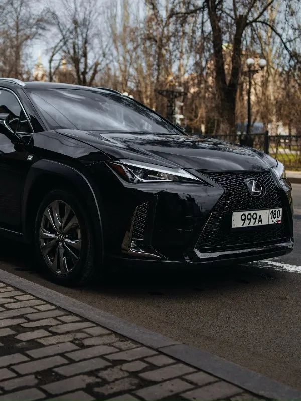 Lexus ux250h f-sport, гибрид, полный привод. год:2019 пробег: 82,000 км. двигатель: 2,0. vin: jthu9jbh1k2007111 очень комфортный с приятным расходом топлива, отлично управляется. заводской f - sport, с фирменной f приборкой, хорошая музыка, подогрев руля и сидений, фулл лэд оптика, автоматический дальний, подсветка поворота ( поворотный свет ), датчик удержания полосы, датчик предотвращения удара, датчик слепых зон, 18тые f колеса с датчиками давления( зимний комплект резины в подарок ). замена масла каждые 6500 км, за машиной следил. полностью обслужен, езжу каждый день и только положительные эмоции. обмен не интересует, хороший торг реальному покупателю. цена 3,500,000₽ +79490039998 📞 звоните: +7(949)0039998 - фотография - 2