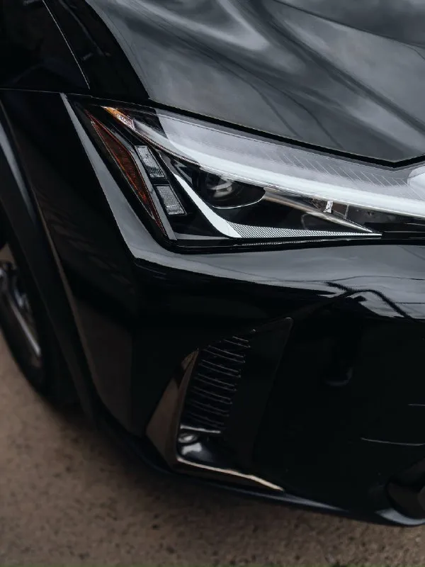 Lexus ux250h f-sport, гибрид, полный привод. год:2019 пробег: 82,000 км. двигатель: 2,0. vin: jthu9jbh1k2007111 очень комфортный с приятным расходом топлива, отлично управляется. заводской f - sport, с фирменной f приборкой, хорошая музыка, подогрев руля и сидений, фулл лэд оптика, автоматический дальний, подсветка поворота ( поворотный свет ), датчик удержания полосы, датчик предотвращения удара, датчик слепых зон, 18тые f колеса с датчиками давления( зимний комплект резины в подарок ). замена масла каждые 6500 км, за машиной следил. полностью обслужен, езжу каждый день и только положительные эмоции. обмен не интересует, хороший торг реальному покупателю. цена 3,500,000₽ +79490039998 📞 звоните: +7(949)0039998 - фотография - 3