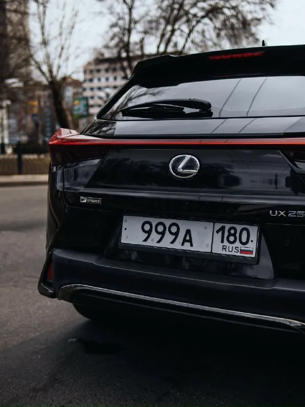 Lexus ux250h f-sport, гибрид, полный привод. год:2019 пробег: 82,000 км. двигатель: 2,0. vin: jthu9jbh1k2007111 очень комфортный с приятным расходом топлива, отлично управляется. заводской f - sport, с фирменной f приборкой, хорошая музыка, подогрев руля и сидений, фулл лэд оптика, автоматический дальний, подсветка поворота ( поворотный свет ), датчик удержания полосы, датчик предотвращения удара, датчик слепых зон, 18тые f колеса с датчиками давления( зимний комплект резины в подарок ). замена масла каждые 6500 км, за машиной следил. полностью обслужен, езжу каждый день и только положительные эмоции. обмен не интересует, хороший торг реальному покупателю. цена 3,500,000₽ +79490039998 📞 звоните: +7(949)0039998 - фотография - 5