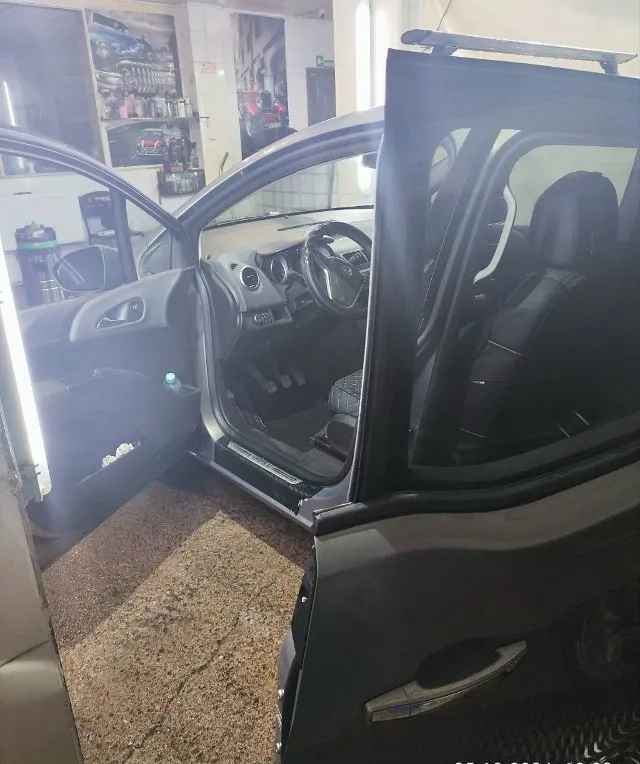 Горловка. продаю свой opel meriva, 2012 г. в. не перекуп! я третий владелец. автомобиль в полном порядке: только что поменял турбину и сцепление на новые! всё работает идеально: кондиционер, стеклоподъемники, сигнализация, подогревы руля и сидений, вся электроника. ходовка — отличная. комплектация богатая. в наличии чехлы и полный комплект зимней резины. машина ухоженная, делал всё для себя, есть все записи по ремонту с суммами. продаю по причине смены авто. звоните, всё покажу и расскажу. цена: 890 000 р. +79493247775 📞 звоните: +7(949)3247775 - фотография - 4