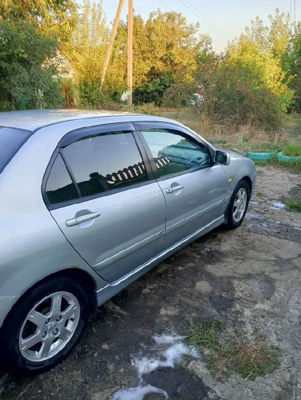Mitsubishi лансер 9, 2004 года выпуска, двигатель 1.6 бензин, пробег 239000, коробка механика 5 ступка, ходовая новая, в комплекте зимняя резина шипы. цена 500000 небольшой торг. +79494093764 феникс +79490780406 миранда 📞 звоните: +7(949)4093764 - фотография - 3