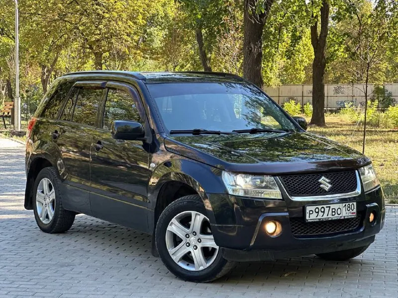 Цена 836.000 торг suzuki grand vitara 2.0 бензин, автомат, полный привод 2008 год. машина в отличном состоянии. двигатель не дымит, без подтеков масла и прочего ! коробка полноценный автомат, работает идеально в штатном режиме, в любом положении без пинков и ударов. максимальная комплектация :обесшумлена, бесключевой доступ, кожаный салон, люк работает во всех положениях и не течёт, esp, зеркала с подогревом, подогревы сидений, хорошая музыка, установлен планшет, мульти руль, круиз контроль, климат контроль. переключатель режимов полного привода. автомобиль одного собственника. установленный газ евро4, в техпаспорт вписан. юридически чистая. продажа с переоформлением. остальные вопросы по телефону +79493319983. осмотр в донецке цена 836.000 торг - фотография - 4