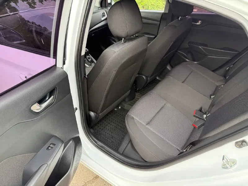 Hyundai solaris год: 2020 двигатель: 1.6 бензин кпп: механика привод: передний пробег:52000км автомобиль в идеальном состоянии, 1 хозяин, без дтп, весь в заводском окрасе! цена:1.520.000₽ 📞 🇷🇺 звоните: +79496107823 - фотография - 10