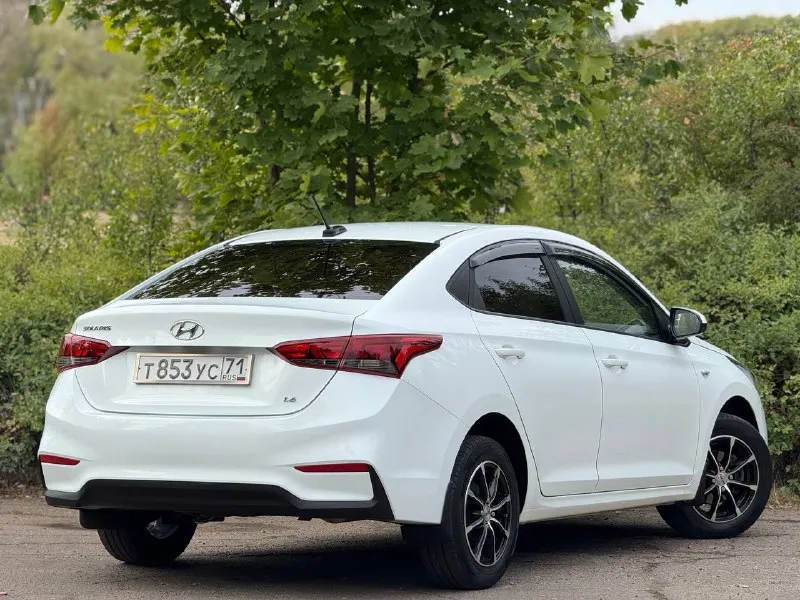 Hyundai solaris год: 2020 двигатель: 1.6 бензин кпп: механика привод: передний пробег:52000км автомобиль в идеальном состоянии, 1 хозяин, без дтп, весь в заводском окрасе! цена:1.520.000₽ 📞 🇷🇺 звоните: +79496107823 - фотография - 5