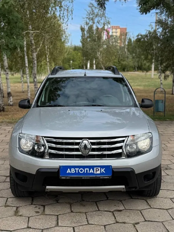 ⬜️ renault duster 💰цена: 980 000р 🏢город: мариуполь 📅год выпуска: 2014 🧾пробег: 111 243 км. ⚙️двигатель: 1.6 ⛽топливо: бензин ⚙️кпп: механика 6-ст 4х4 📞 телефон: +7-949-727-41-51 +7-949-551-91-52 +7-989-263-55-56 💾 описание: ухоженный автомобиль в отличном техническом и визуальном состоянии. ✔️ птс оригинал, три хозяина ✔️ оцинкованный кузов в родной краске (несколько косметических подкрасов) ⚙️ шести ступенчатая механика 💪 бензиновый двигатель к4м 🔥 подогрев сидений ⚡ электро стекла ✖️ полный привод ❄️ кондиционер (холодит отлично) улица шевченко 269 🏦 возможна продажа в кредит по двум документам. - фотография - 2