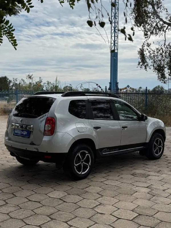 ⬜️ renault duster 💰цена: 980 000р 🏢город: мариуполь 📅год выпуска: 2014 🧾пробег: 111 243 км. ⚙️двигатель: 1.6 ⛽топливо: бензин ⚙️кпп: механика 6-ст 4х4 📞 телефон: +7-949-727-41-51 +7-949-551-91-52 +7-989-263-55-56 💾 описание: ухоженный автомобиль в отличном техническом и визуальном состоянии. ✔️ птс оригинал, три хозяина ✔️ оцинкованный кузов в родной краске (несколько косметических подкрасов) ⚙️ шести ступенчатая механика 💪 бензиновый двигатель к4м 🔥 подогрев сидений ⚡ электро стекла ✖️ полный привод ❄️ кондиционер (холодит отлично) улица шевченко 269 🏦 возможна продажа в кредит по двум документам. - фотография - 4