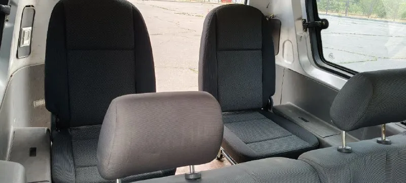 🔥chery karry 1.6 mt, 2008, 94 000 км 💵430 000 ₽ ☎️+79494278043 ✅владеем с момента покупки в салоне в 2008 ✅семейное авто, всегда обслуживалась, никогда не курили, пробег реальный. ✅без дтп 🔥резина вся новая и лето и зима. не прошла и пол сезона. 😱по паспорту 7 мест! сиденья как новые! всю жизнь в чехлах! 👌ооооочень вместительная, все переезды с квартир на квартиру на ней прошли. для наглядности есть фото где 2 бака по 500л в ней без проблем. 👀сзади стоят рессоры, грузи сколько хочешь. ✅кондиционер в прошлом году прошел полную ревизию, и вообще всё сделано что нужно. сел и поехал. ✅установлена камера заднего вида и видеорегистратор. 🤝по всем техническим вопросам ответим что и когда менялось. ✅переоформление без проблем. - фотография - 6