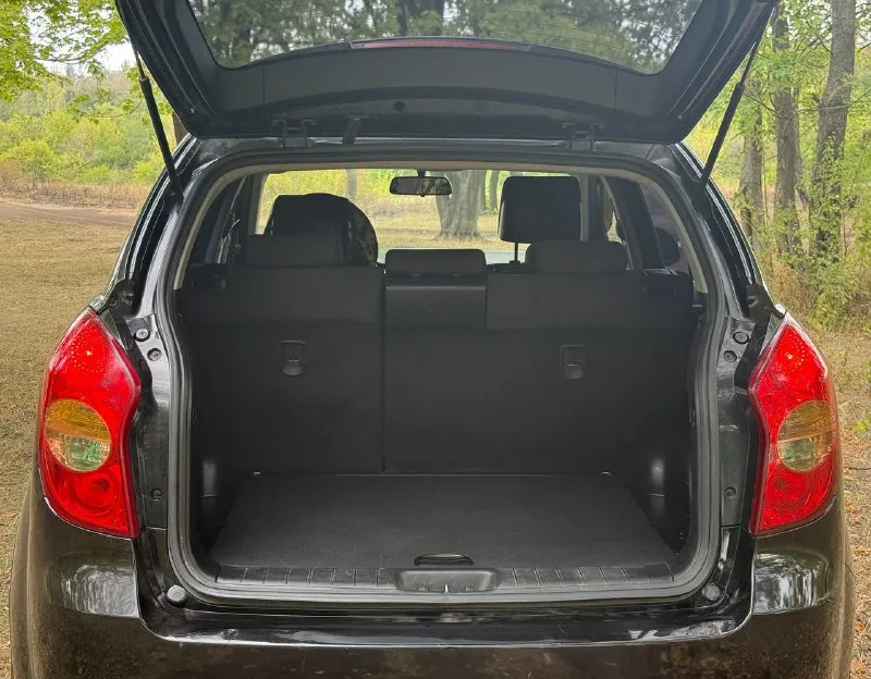 Продам ssanyong actyon 2.0 л tdi, 4 wd, at. подключаемый полный привод с блокировкой. автомобиль 11.11.2011 г. в. находится в 1 семье. оригинальный птс, вся документация, 2 ключа. заводской окрас всех кузовных элементов за исключением крышки багажника. пороги, низ дверей, арки и днище в целом - без нюансов. подкапотное пространство сухое. двигатель работает ровно, расход 9 л город, 7 л трасса. комплектация полная, климат, круиз, 4 эл. сп, мультируль, подогрев сидений, зеркал, зоны дворников, штатные птф, автозапуск, прочие. находится в г макеевка, звонить по существу. варианты обменов и рассрочек не интересны. цена 750 тыс руб. контакты : +79494531233 ; +79517679727 📲 tg: @blackynsaid 📞 звоните: +7(949)4531233 - фотография - 6