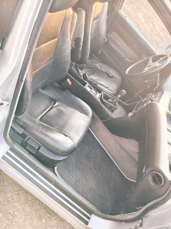 Продам бмв е34 m20i 1988го года, на 180 регионе, 210 000р возможен небольшой торг. мотор работает ровно, не троит, не стучит. на холодную запускается бодро, ни разу не подводила. коробка не хрустит, не выбивает. кузов не без нюансов( видно по фото). кого заинтересовал данный аппарат набирайте : +7 949 355 23 05 осмотр донецк - фотография - 6