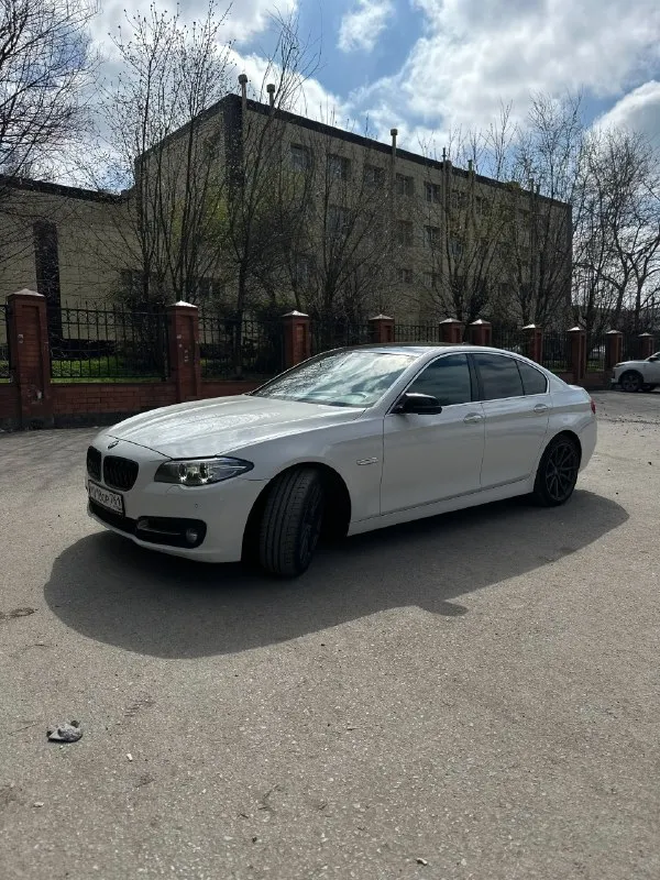 Bmw 520i 2л 2014г. пробег 145тыс обмен с вашей доплатой -кожаный салон -подогрев сидений -подогрев р... - фотография