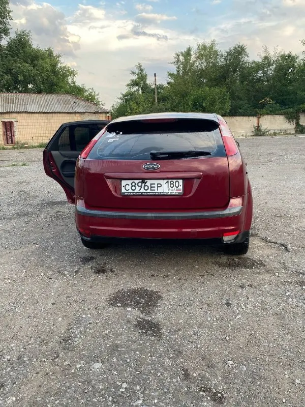 Продам ford фокус 2 2006 года 1,8, в хорошем состоянии, недавно поменяна цепь грм, выхлопная, рулевые наконечники, шаровые, хороший свет, приятная музыка, единственный минус по утрам потраивает, нет вреними заниматься. цена 480. торг на месте. т. ±79495286154, 📞 звоните: +7(949)5286154 - фотография - 3