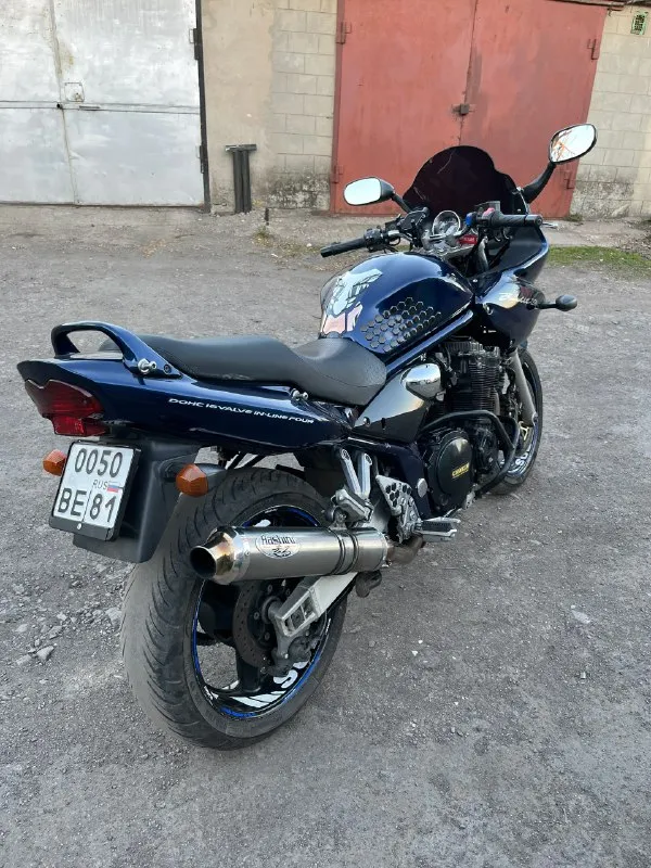 Продам suzuki bandit 1200s 2000 года пригнан в 2023 году с японии полностью обслужен и готов к сезону дополнительно установлено: - защита двигателя - туманки - японский выхлоп заводской выхлоп в комплекте продажа без номеров, с полным переоформлением находится в городе ровеньки вопросы по телефону +79591422712 +79525735254 либо обращаться в лс 📞 звоните: +7(959)1422712 - фотография - 3