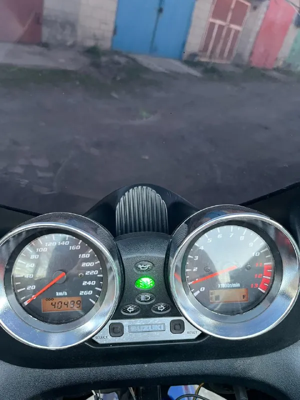 Продам suzuki bandit 1200s 2000 года пригнан в 2023 году с японии полностью обслужен и готов к сезону дополнительно установлено: - защита двигателя - туманки - японский выхлоп заводской выхлоп в комплекте продажа без номеров, с полным переоформлением находится в городе ровеньки вопросы по телефону +79591422712 +79525735254 либо обращаться в лс 📞 звоните: +7(959)1422712 - фотография - 7