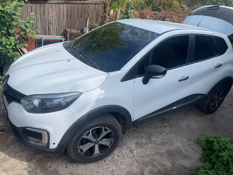 Продам renault kaptur 2018г. в 1.6 акпп кондей работает заправлен подогрев сидений по электрике все работает по технике отлично мотор коробка без нареканий по кузову есть жизненные моменты остальные вопросы в лс или по +79495118224 цена 800.000₽ торг минимальный возможен обмен г. горловка 📞 звоните: +7(949)5118224 - фотография - 2
