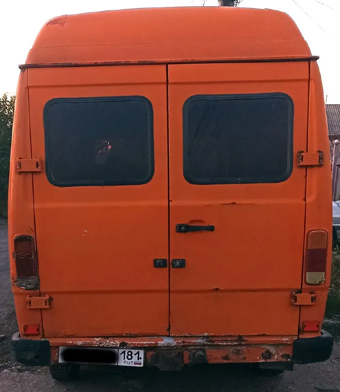 Продам автобус mercedes t1 207d 1987 года выпуска. пробег 462 тысячи. машина на ходу. двигатель 2.9... - фотография