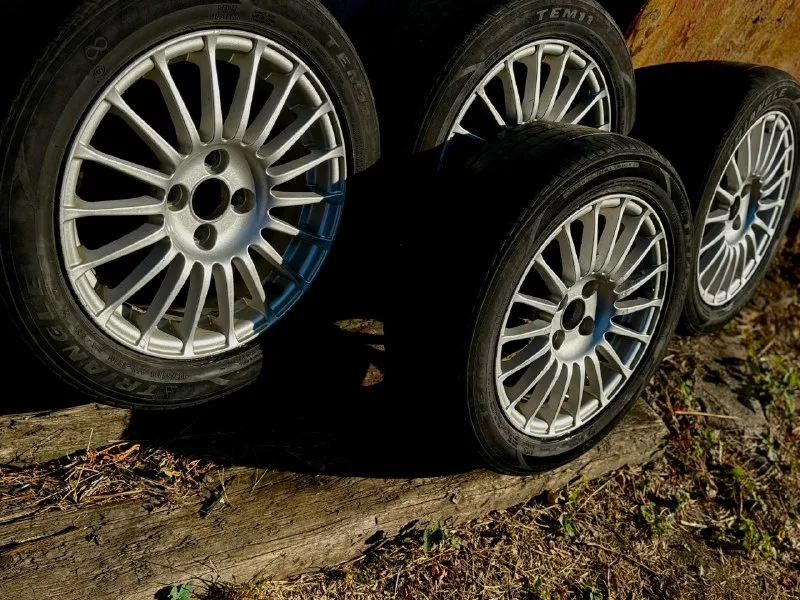 Продам диски, r 15,разболтовка 4*98, стояли на ваз 2115 состояние идеальное 25000 харцызск +79493089... - фотография