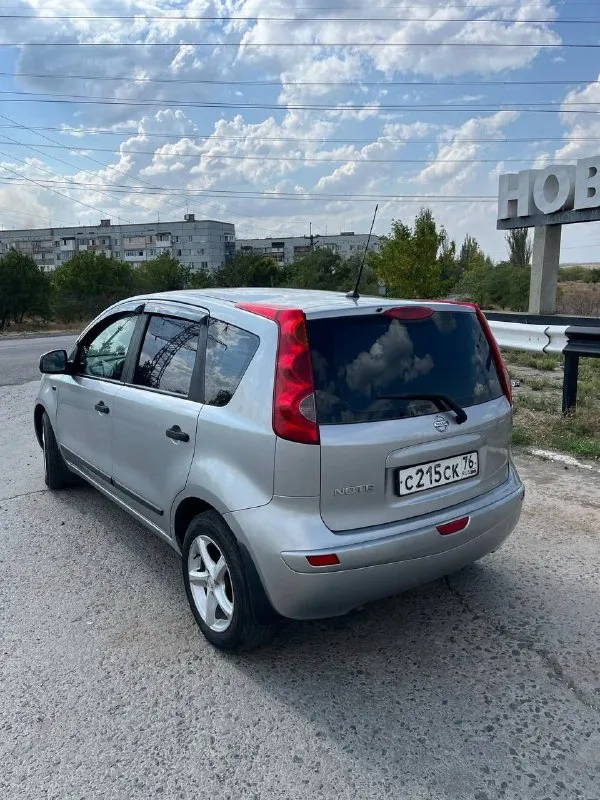 ‼️в продаже nissan note. 2008 года выпуска‼️ •двигатель 1.4 88л. с. заводится отлично, не дымит, не троит, вложений не требует. •коробка, сцепление, тормоза отличные. •по ходовой без нареканий. •электрика вся рабочая! 📃документы готовы к переоформлению, 1 хозяин по птс. •автомобиль весь в родной краске, есть мелкие коцки, царапины нечего критичного, машина не новая! ❗️по комплектации: гур, кондиционер(рабочий) электро привод зеркал, подогревы передних сидений, музыка. •салон ухоженный в около отличном состоянии! •машина сел и поехал, делать нечего не нужно! 💸ценник: 530.000 рублей + торг реальному покупателю! +79493147832 +79493272295 📲 tg: попов саня 📞 звоните: +7(949)3147832 - фотография - 3