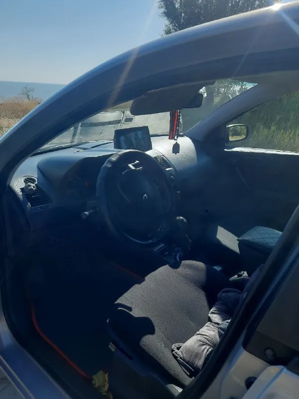 🚗 меган 2 2004 📅 год: 350000 📏 пробег: серый км 🛻 тип кузова: 0 🎨 цвет: седан 💰 цена: 480000 📞 телефон: +79495138993 👉 подписаться: @avtorynok180don 📲 tg: евгений 📞 звоните: +7(949)5138993 - фотография - 3