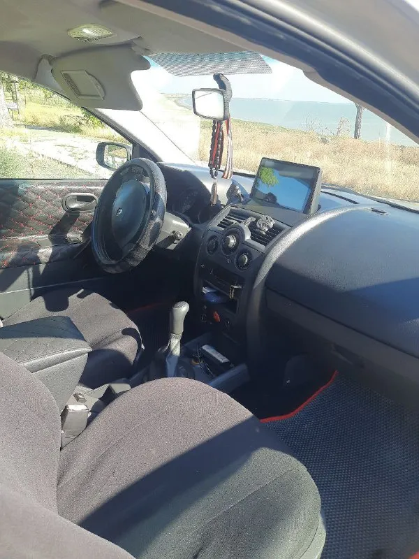 🚗 меган 2 2004 📅 год: 350000 📏 пробег: серый км 🛻 тип кузова: 0 🎨 цвет: седан 💰 цена: 480000 📞 телефон: +79495138993 👉 подписаться: @avtorynok180don 📲 tg: евгений 📞 звоните: +7(949)5138993 - фотография - 4