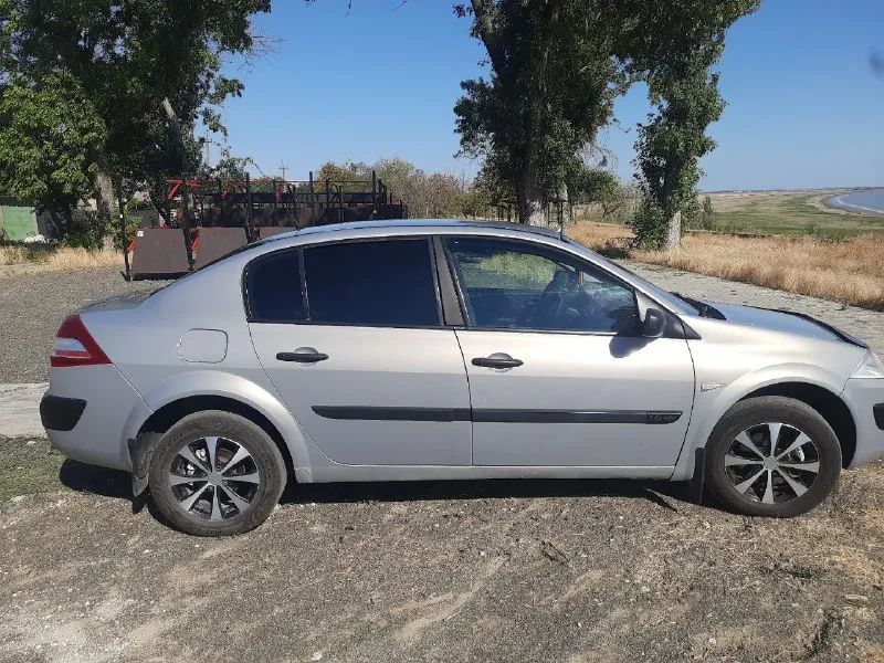 🚗 меган 2 2004 📅 год: 350000 📏 пробег: серый км 🛻 тип кузова: 0 🎨 цвет: седан 💰 цена: 480000 📞 телефон: +79495138993 👉 подписаться: @avtorynok180don 📲 tg: евгений 📞 звоните: +7(949)5138993 - фотография - 5