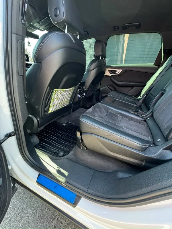 Audi q7 2016 года покупали в салоне новую, машина не бита не крашена не одна делать, часть авто в броне пленке 170.000 км оригинал пробег, история обслуживание строго на фирменной станции вложений 0, только после крупного т. о двигатель 3 литра бензин по двигателю вопросов не каких нет, работает тихо и мягко масло не берет ходовая вся как новая, пневма работает идеально машина очень мягко и тихо едет резина с дисками новые сколов царапин вмятин нет проверка только приветствуется комплектация s-line в машине есть все ! цена 3.500.000₽ обмен на порше каен осмотр макеевка донецк +7 949 524 3150 📞 звоните: +7(949)5243150 - фотография - 10